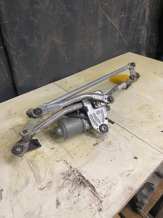 Моторчик двірників AUDI A6 C6