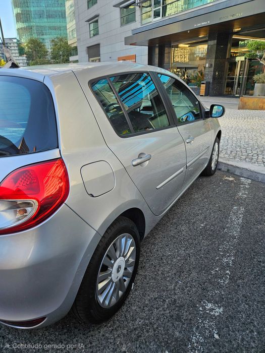 Renault Clio 1.1 Gasolina | 2012 | Pronto a Fazer Muitos Mais Quilómetros