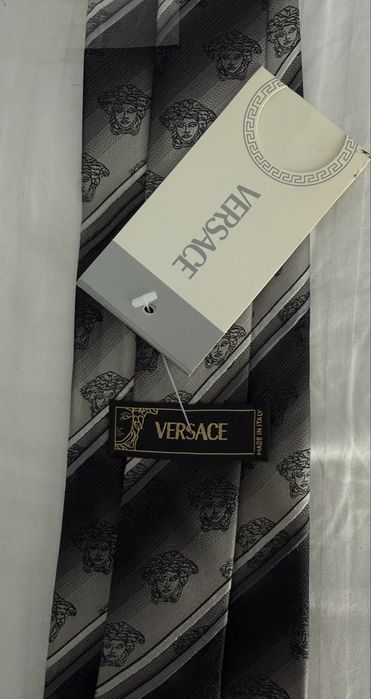 Галстук, кроватка Versace