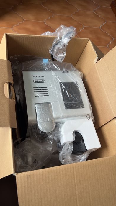 Nova Estrear Máquina Nespresso lattissima pro topo de gama