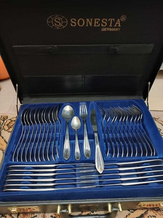 набор столовых приборов