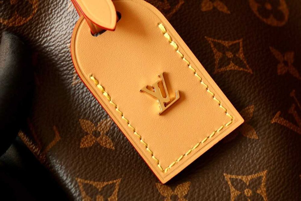 Bolsa Louis Vuitton Monogram Marrom com Bolsa Interna e Alça de Ombro