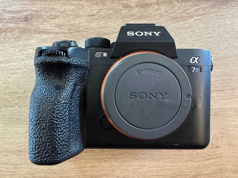 Câmara Sony Alpha A7S III, com acessórios