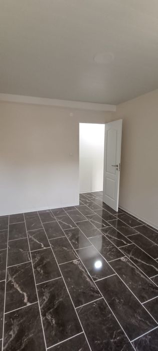 Alugo  T2+1 como novo