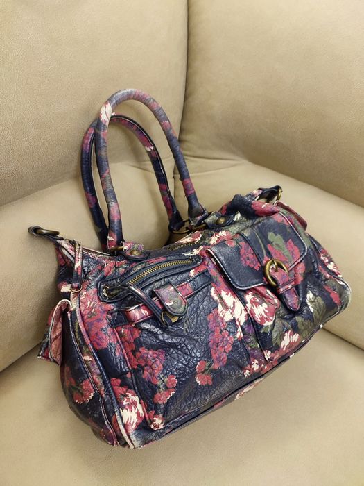 Яскрава сумка сумочка