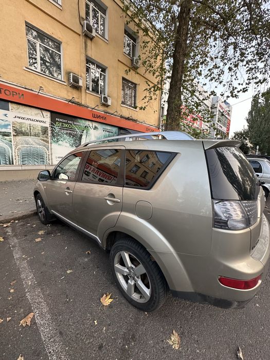 Mitsubishi outlander xl