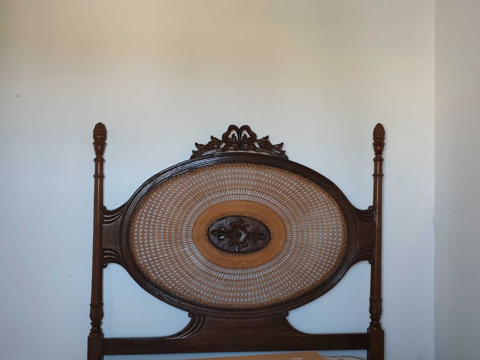Cama antiga palhinha