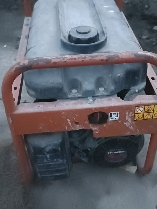 Agregat prądotwórczy, silnik Hondy