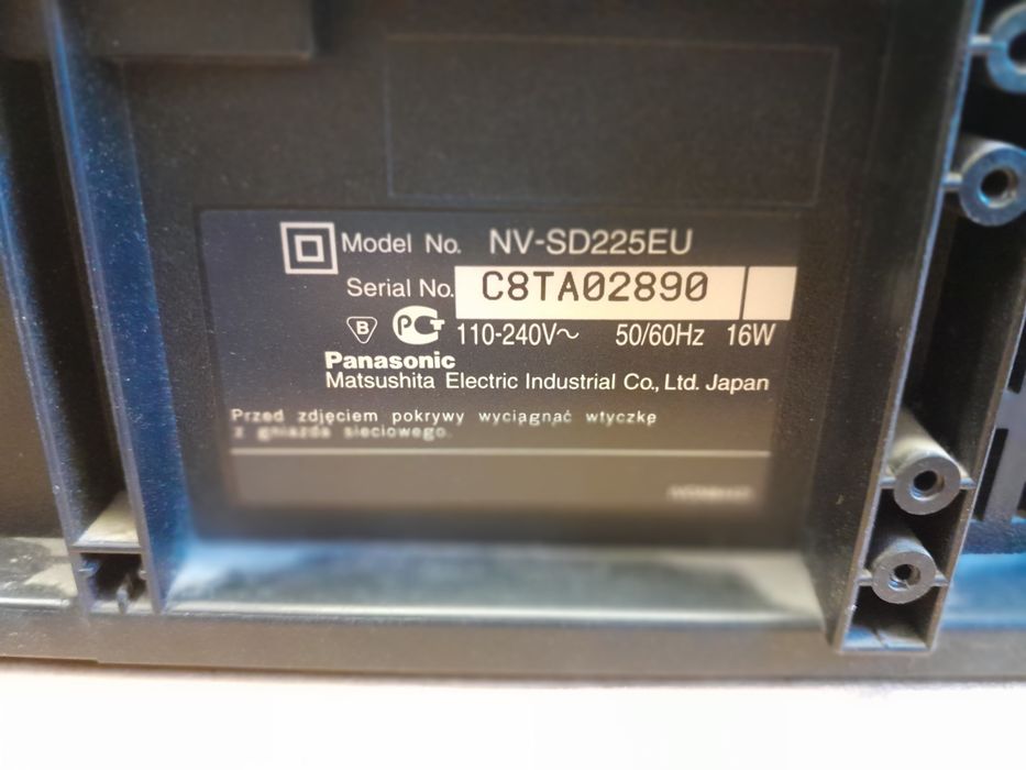 Odtwarzacz VHS  Panasonic NV-SD225