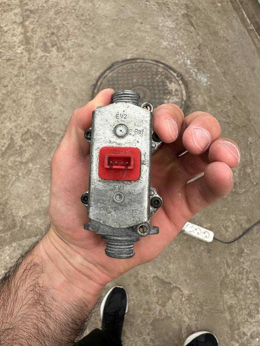 Продам газовый клапан на котел Ferroli.