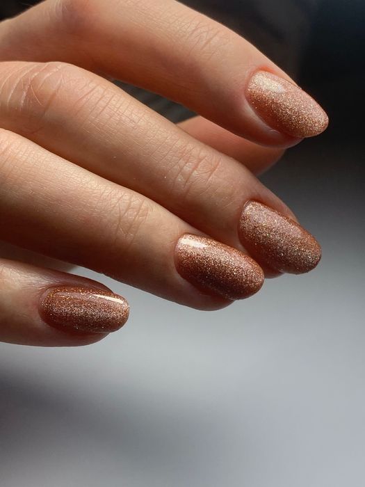 Манікюр педикюр нарощування нігтів на верхні і нижній форми