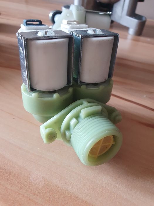 Elektrozawór do pralek Candy Hoover Baumatic