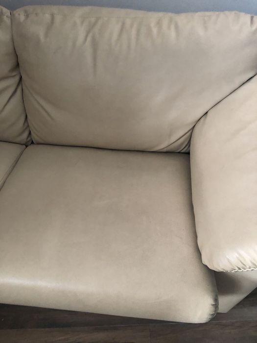 Sofa Cama em pele Beje