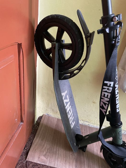 Самокат на надувних колесах складний (пневмоколеса)