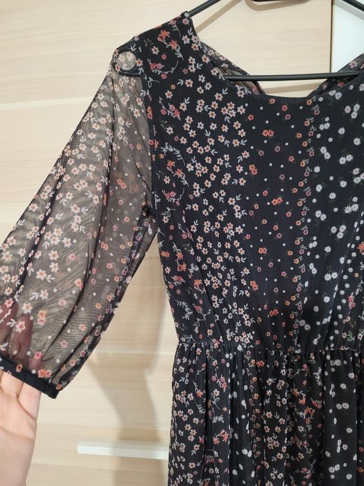 Sukienka wiosenna midi w kwiatki