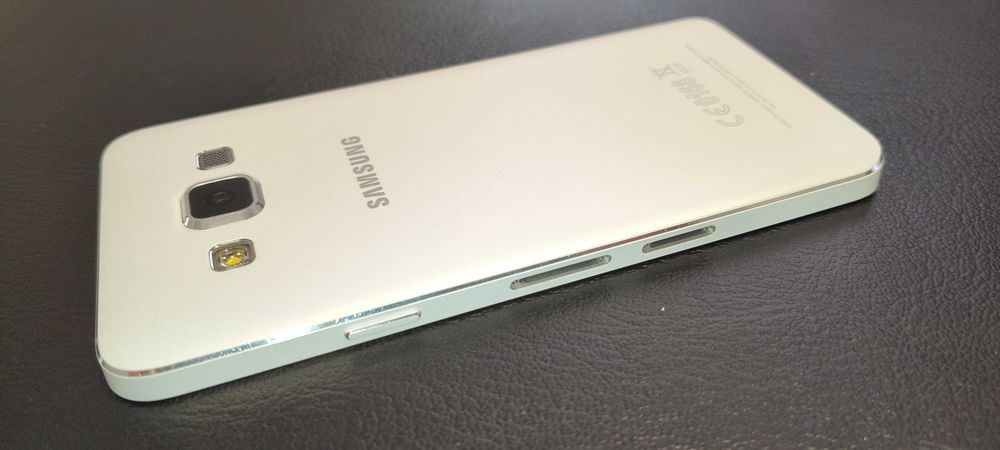Лот з Мобільних Телефонів   /Blackview/HTC/Samsung