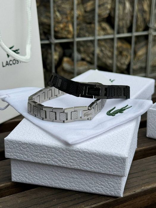 Браслет Lacoste.
