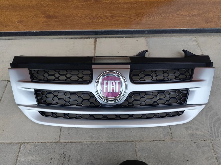 ATRAPA GRILL FIAT FREEMONT