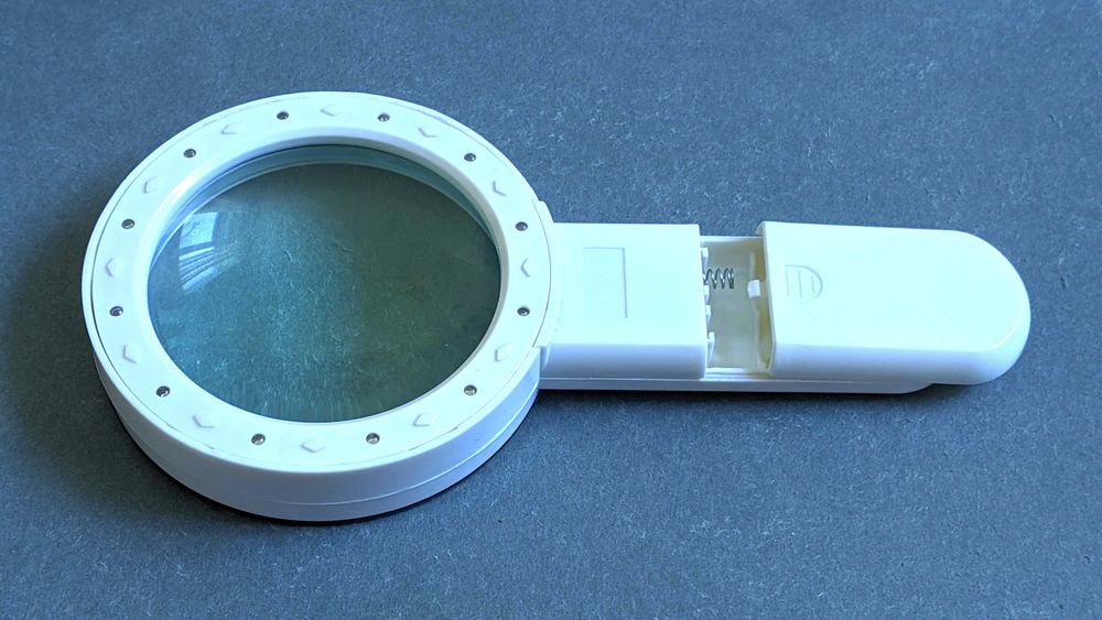 Ручна лупа 60x 105мм LED