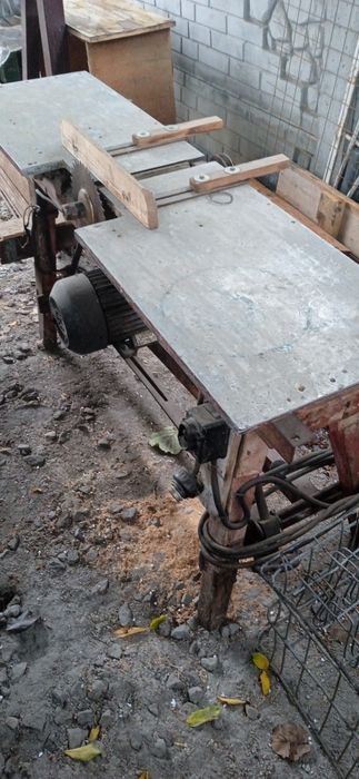 Циркулярка з фуганком