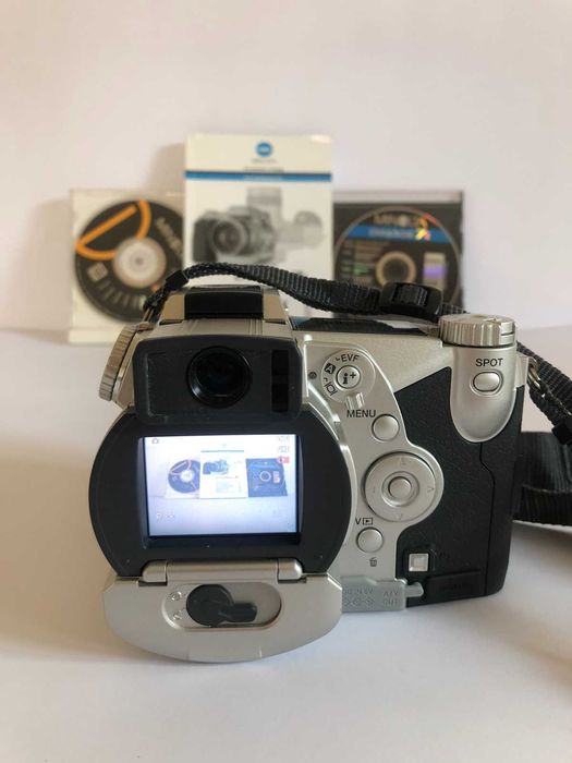 Цифрова камера Minolta DiMAGE 7i CCD комплект коробка