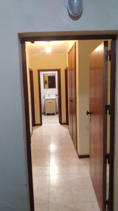 Apartamento T2 com varanda, vista parcial mar e garagem em box — Alto do Lagoal