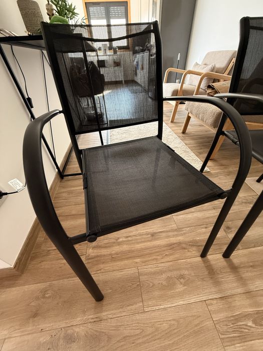 2 cadeiras com braço em aluminio, cor grafite.