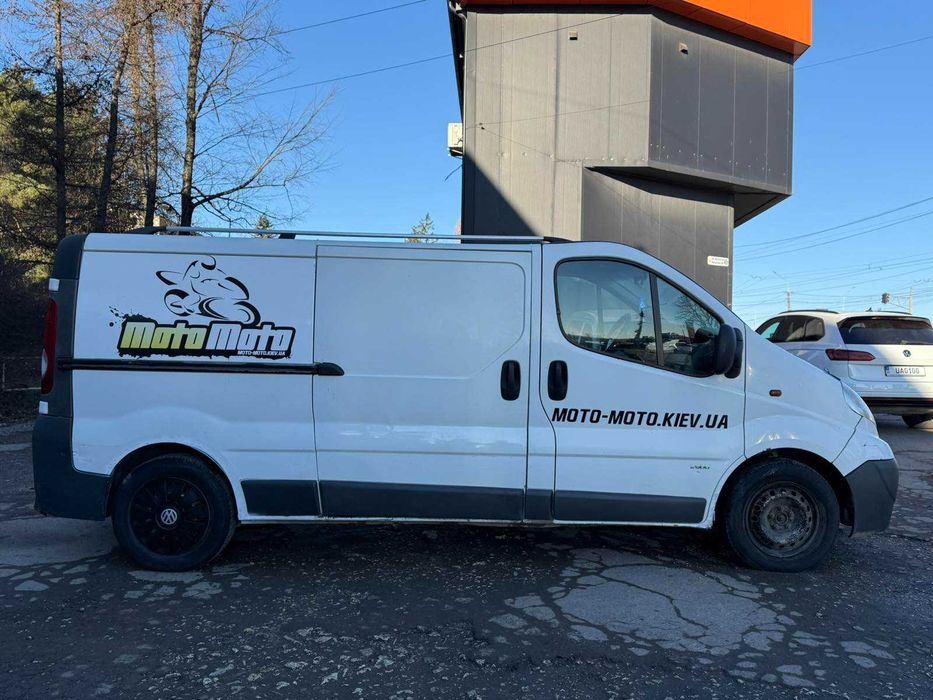 Вантажний бус Opel Vivaro 2009 Довга база