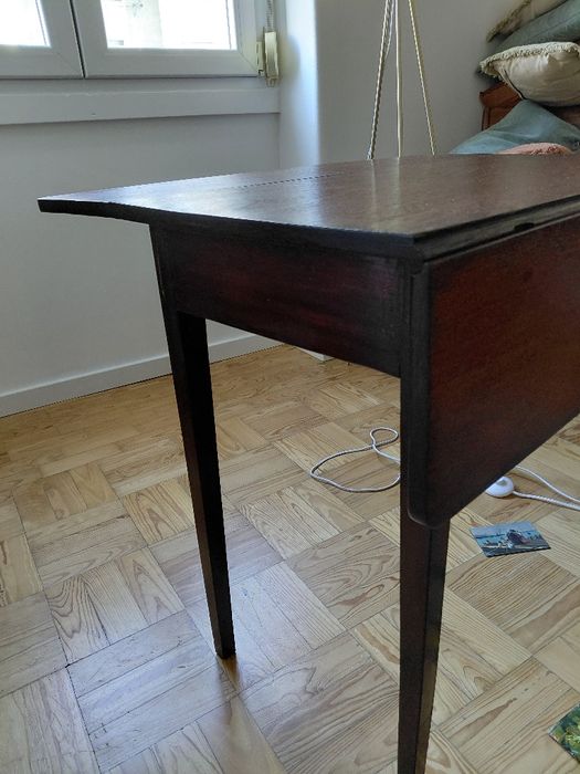 Mesa antiga de abas em madeira – restaurada