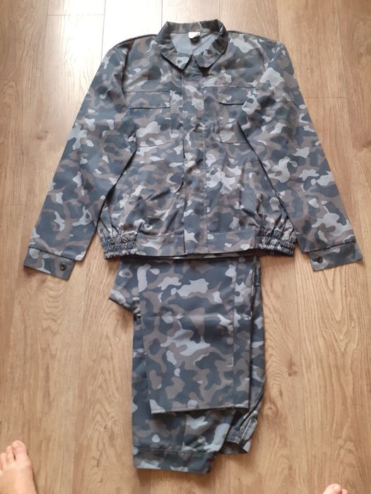 Костюм мужской большой.