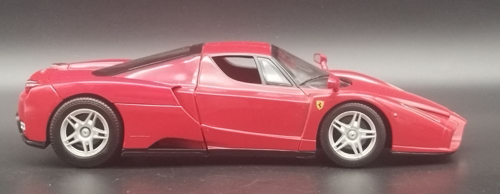 Hot Wheels 1:18 Ferrari Enzo 2002  Model No Box