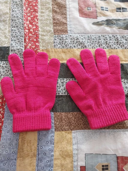 Par de Luvas cor de rosa, em muito bom estado