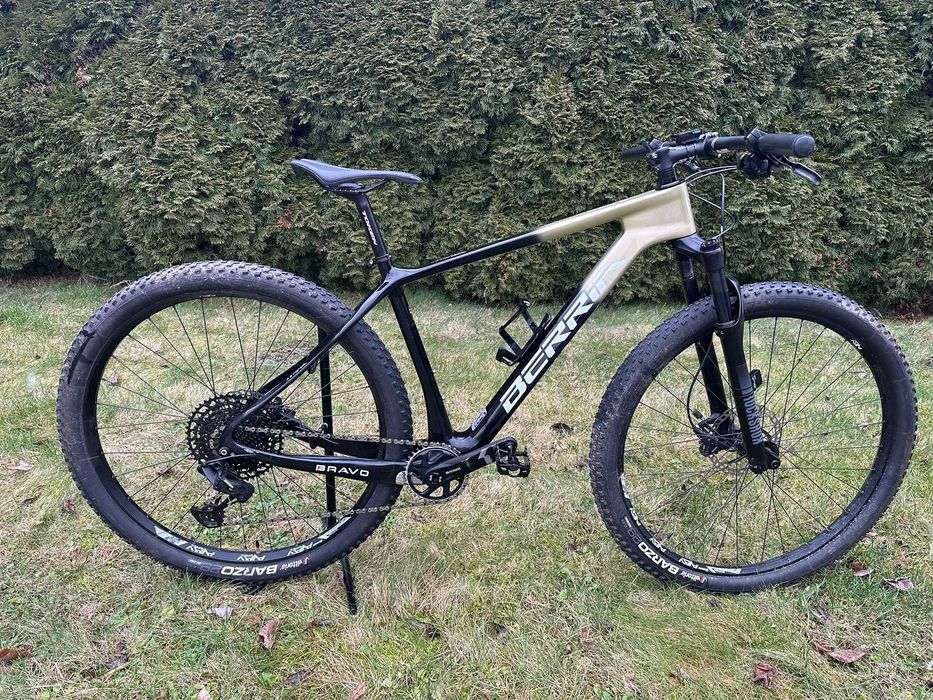 Rower MTB Berria Bravo karbon carbon M