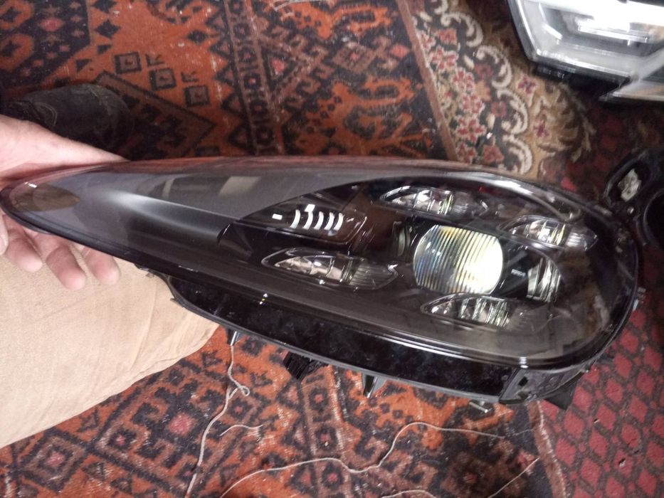 Фара Porsche Cayenne