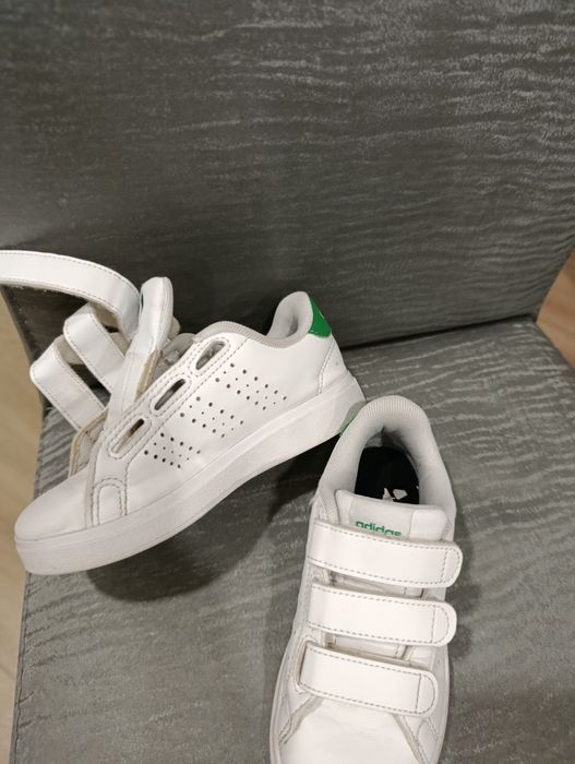 Sapatilhas adidas 28