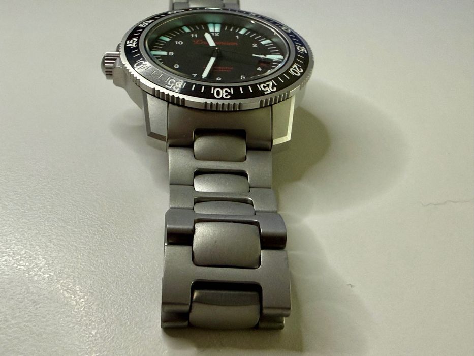 Englemaan Vanguard zegarek jak Sinn toolwatch