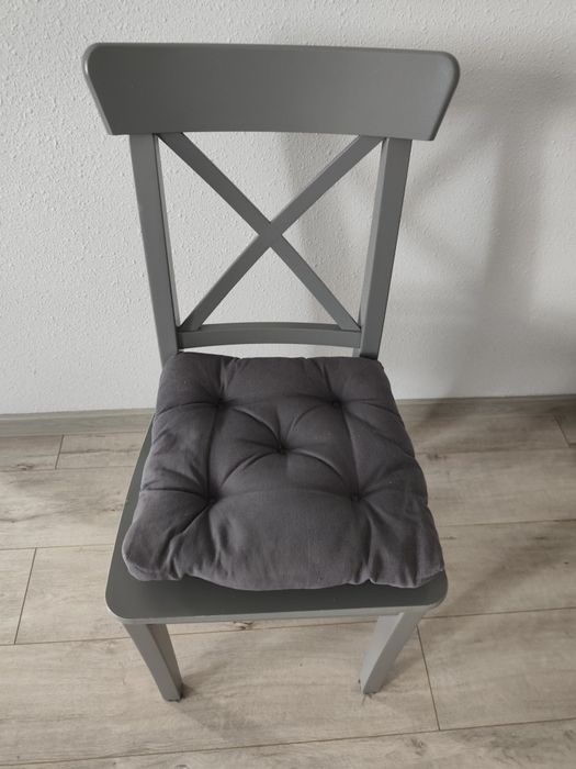 Krzesła  Ikea szare