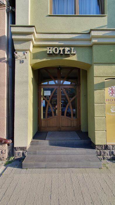 ПРОДАЖ ГОТЕЛЬНОГО КОМПЛЕКСА "Летючий Голандець" в м. Ужгород [діючий]