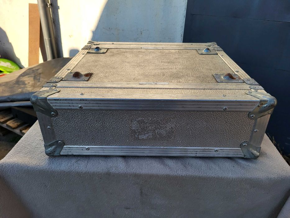 RACK 3U 1x szyna (41cm do klapy) case FAKTURA (dostępne więcej)