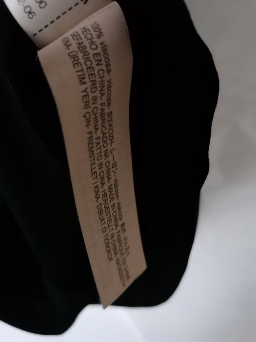 Sukienka Massimo Dutti mała czarna wiskoza koronka wizytowa prosta