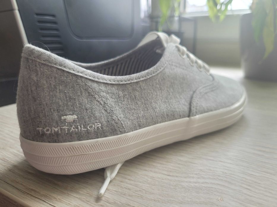 sprzedam tenisówki firmy Tom Tailor rozm 38,  szare