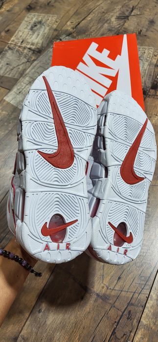 Nike air białe sneakersy wysokie czerwony dodatek 40