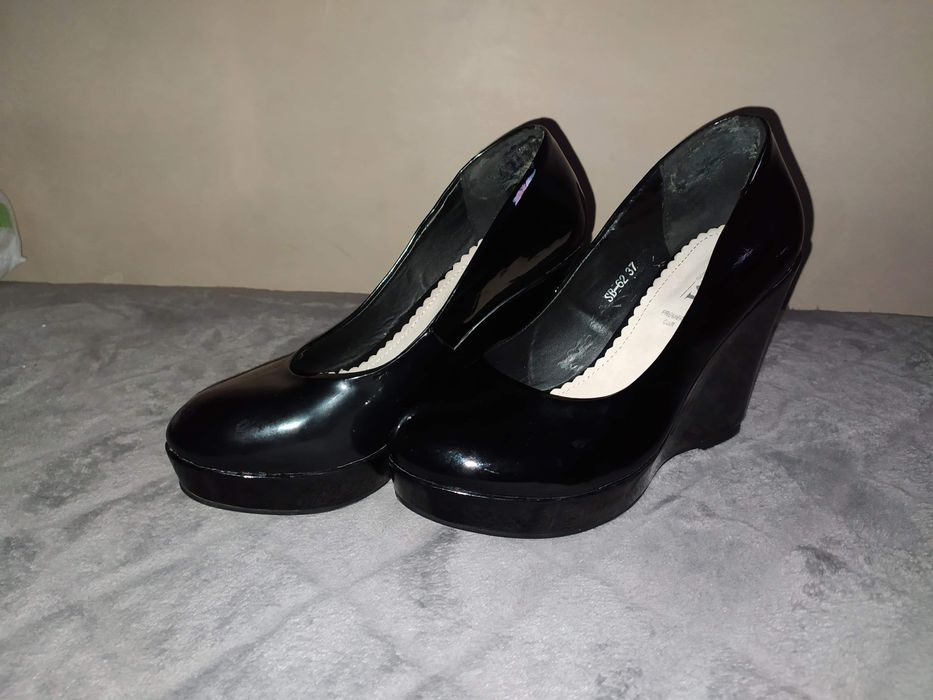 Buty 37 na koturnie