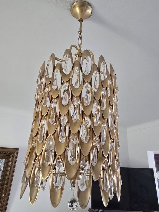 Candeeiro de teto dourado