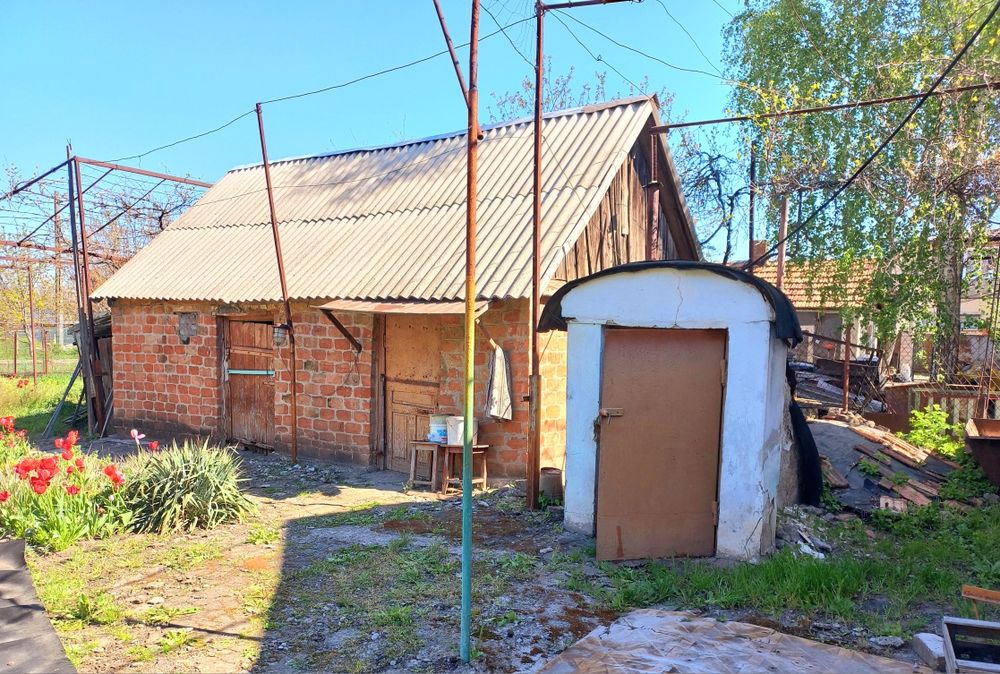 Продам дом на 4 ЗАРІЧНОМ.