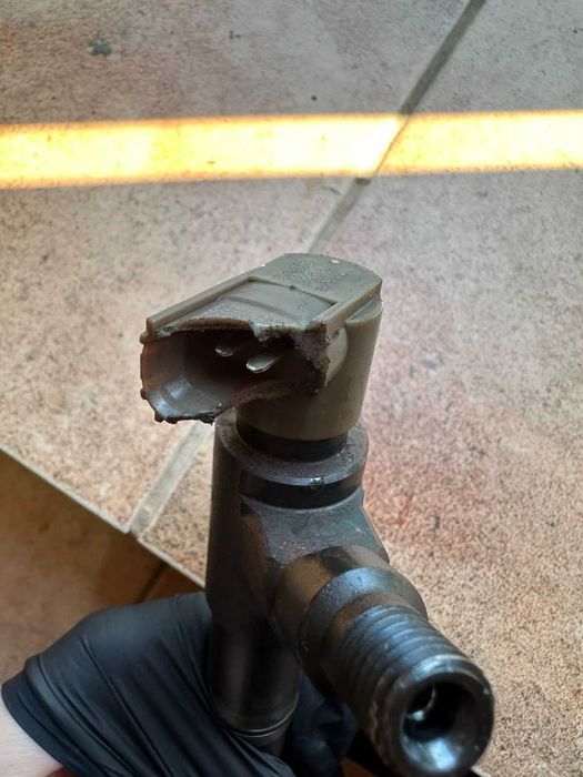 Дефект 236700R100 Форсунка Toyota 2.0
