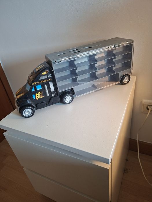 Camião de brinquedo transportador de HotWheels