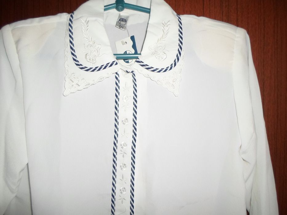 Блузка белая  44 размер