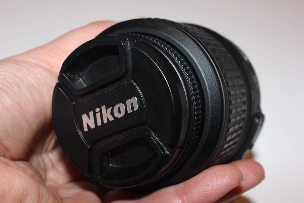 Nikon D5200 com Lentes Nikon 18-55mm e Tokina 11-16mm mais Acessórios!