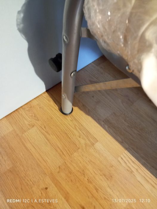 Duas camas com colchões